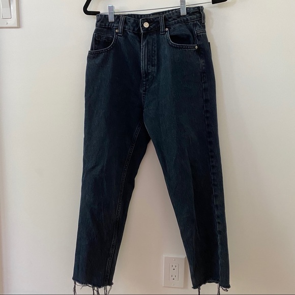 Black high waisted straight leg Zara jeans - Picture 4 of 5